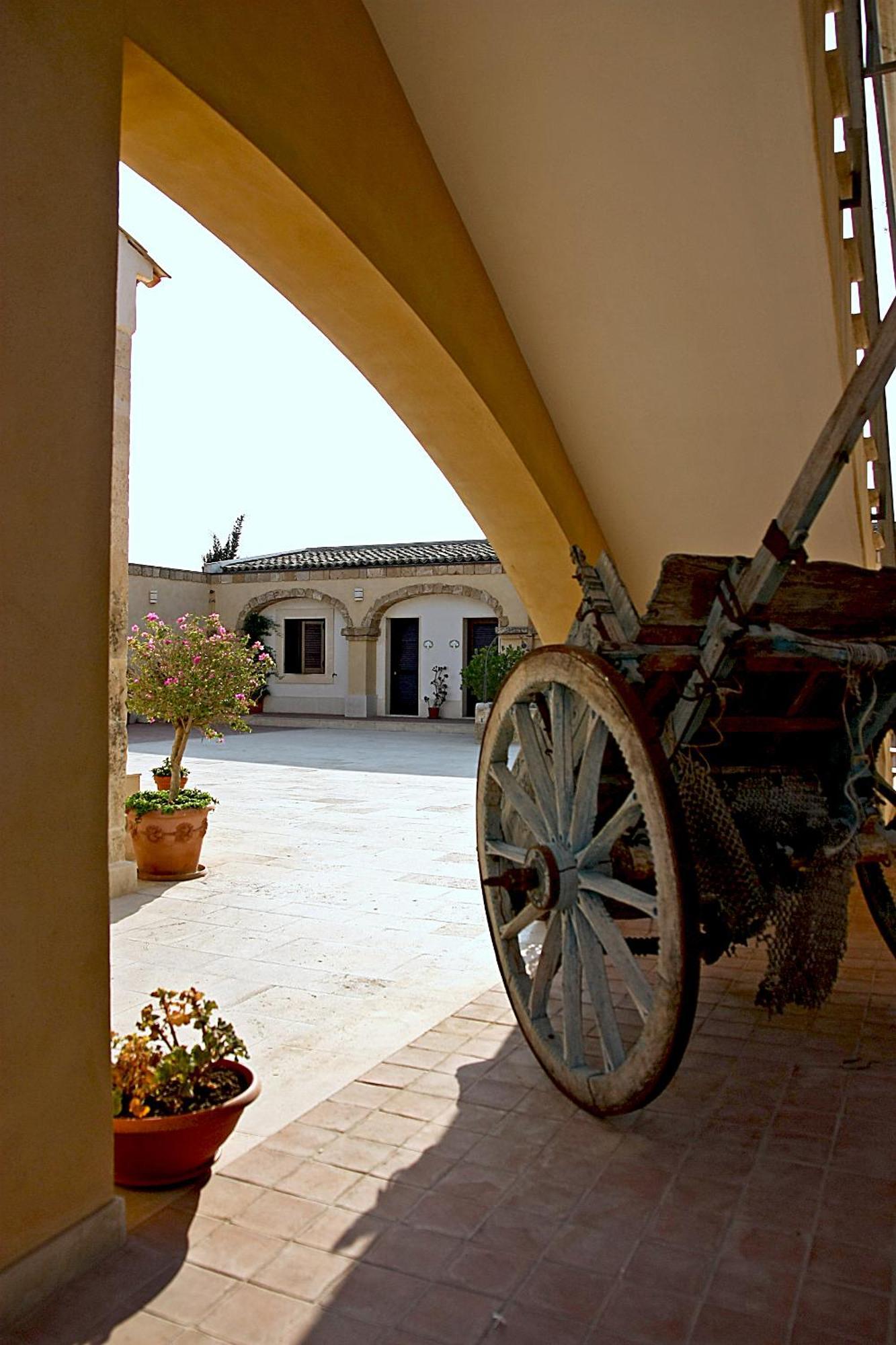 Hotel La Corte Del Sole Lido di Noto Εξωτερικό φωτογραφία